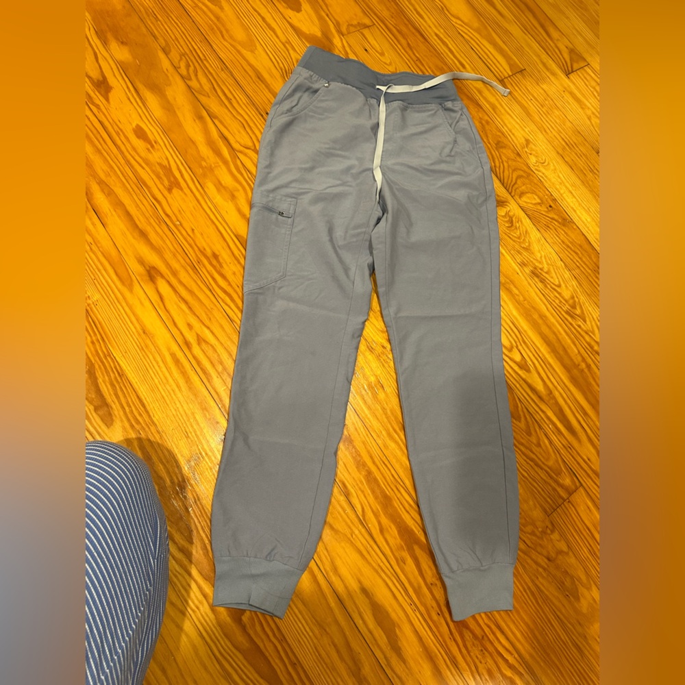 Figs Zamora women’s scrub pants gray/blue